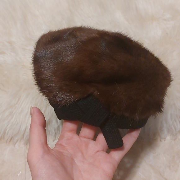 Vintage mink Bergdorf Goodman hat main image 6
